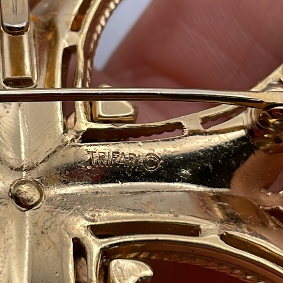 Trifari brooch - Picture 3 of 4
